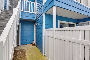 < 1 Mi to Beach: Galveston Condo w/ Fenced Patio