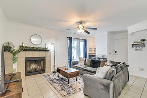 < 1 Mi to Beach: Galveston Condo w/ Fenced Patio