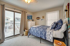 Steps to Beach: Townhome w/ Balcony in Ocean City
