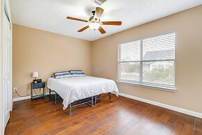 6 Mi to Lake Travis: Spacious Cedar Park Home!