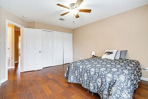 6 Mi to Lake Travis: Spacious Cedar Park Home!