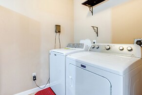 6 Mi to Lake Travis: Spacious Cedar Park Home!