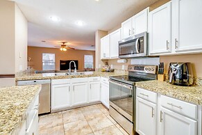 6 Mi to Lake Travis: Spacious Cedar Park Home!