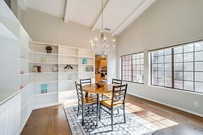 4 Mi to Uptown Sedona: Desert Home w/ Mtn Views!