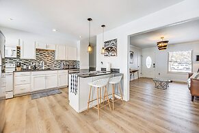 4 Mi to Dtwn: Contemporary Gem in Colorado Springs