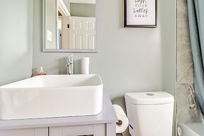 1 Mi to Rouge Park: Home w/ Fenced Yard & Deck