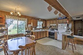 Walk to Green Lake & Beach: Cozy Cabin w/ Deck