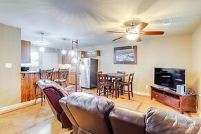 3 Mi to Greers Ferry Lake: Home w/ Screened Patio