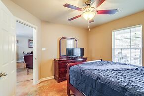 3 Mi to Greers Ferry Lake: Home w/ Screened Patio