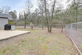3 Mi to Greers Ferry Lake: Home w/ Screened Patio