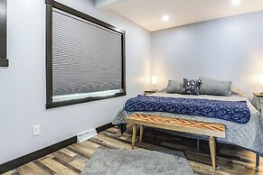 Boat Dock: Riverfront Oconto Home!