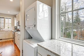 Direct Lake Access & Fire Pit: Tuckasegee Cottage!