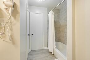 4 Mi to Dtwn Tuscaloosa: Home w/ Cozy Den!