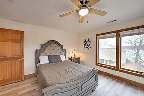 Hot Tub & Dock: Waterfront Lake Hamilton Home