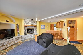 Hot Tub & Dock: Waterfront Lake Hamilton Home
