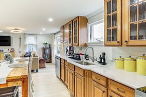 Walk to Beaches & Marina: Fortescue Hideaway