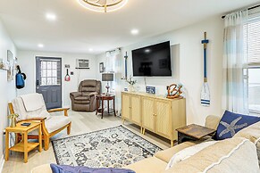 Walk to Beaches & Marina: Fortescue Hideaway