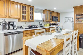 Walk to Beaches & Marina: Fortescue Hideaway