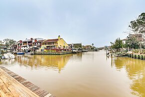 7 Mi to Kemah Boardwalk: Waterfront Houston Condo