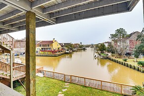 7 Mi to Kemah Boardwalk: Waterfront Houston Condo