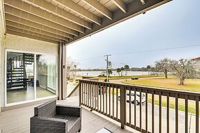 7 Mi to Kemah Boardwalk: Waterfront Houston Condo