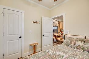 Covered Porch & Fire Pit: Cabin in Richland