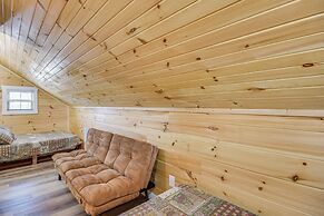 Covered Porch & Fire Pit: Cabin in Richland