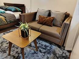 Air Residences-Modern studio w/ City skyline view