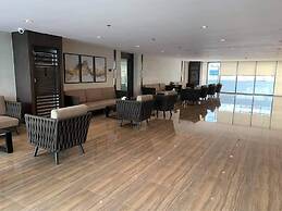 Air Residences-Modern studio w/ City skyline view