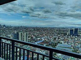 Air Residences-Modern studio w/ City skyline view