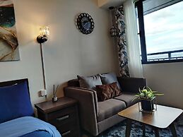 Air Residences-Modern studio w/ City skyline view