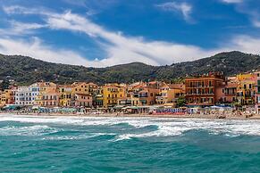 Domus 21 Near Alassio Beach