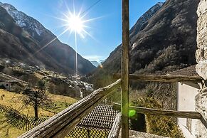 Rustico Over The Bridge Verzasca 1