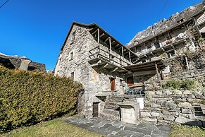 Rustico Over The Bridge Verzasca 1