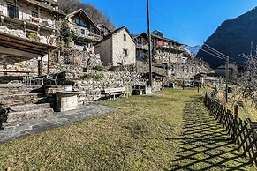 Rustico Over The Bridge Verzasca 1