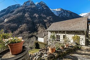 Rustico Over The Bridge Verzasca 2