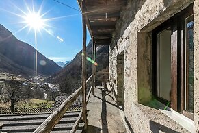 Rustico Over The Bridge Verzasca 2