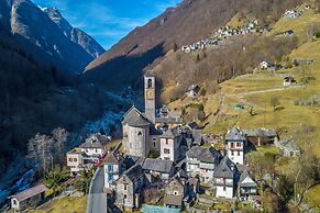 Rustico Over The Bridge Verzasca 2