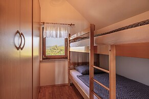 Vineyard Cottage Brodaric