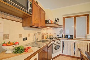 Amirovista Lake View & Shared Pool