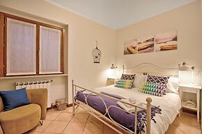 Amirovista Lake View & Shared Pool