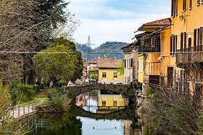 Amirovista Lake View & Shared Pool