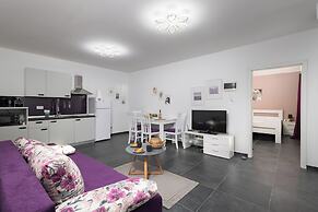 Countryside Apartment Pius 1