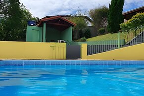 Chácara com piscina aquecida- Perdões