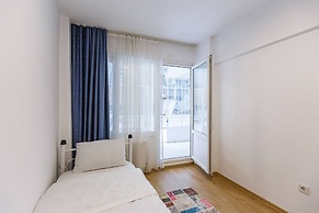 Charming Kadıköy Apartment With City Views