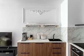 Lion Apartments -DOKI LifeStyle&FoodHall