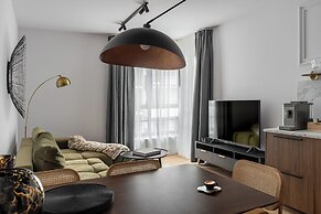 Lion Apartments -DOKI LifeStyle&FoodHall