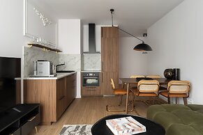 Lion Apartments -DOKI LifeStyle&FoodHall