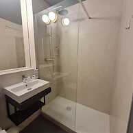 BRIT HOTEL CONFORT ALENCON