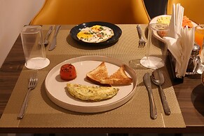 Wedcation by Tivoli, Israna